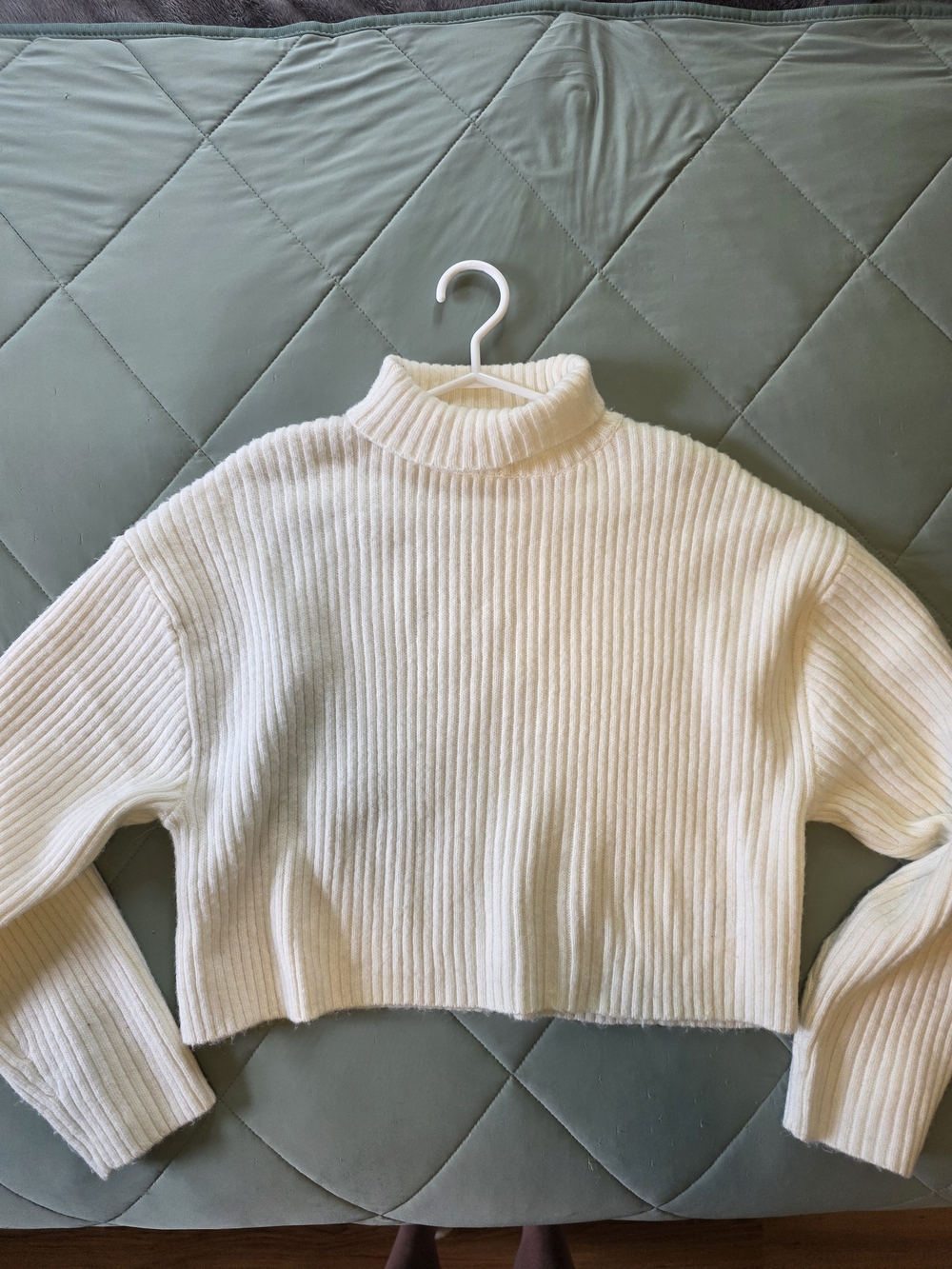 🤍 NWOT 🤍 H&M Ribbed Cropped/Boxy Turtleneck Sweater | Size Medium